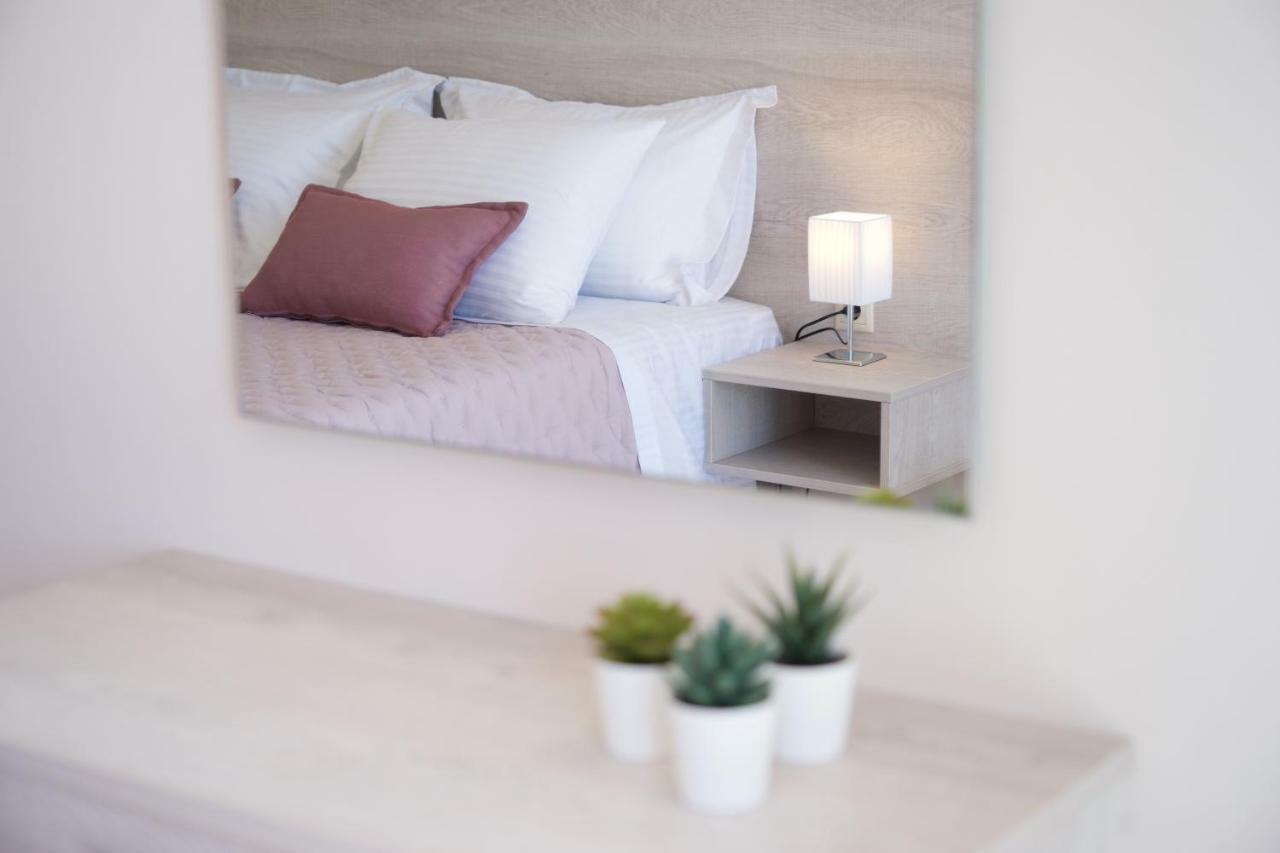 Rose Maisonette Razata Екстер'єр фото