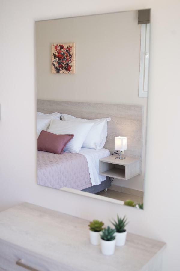 Rose Maisonette Razata Екстер'єр фото